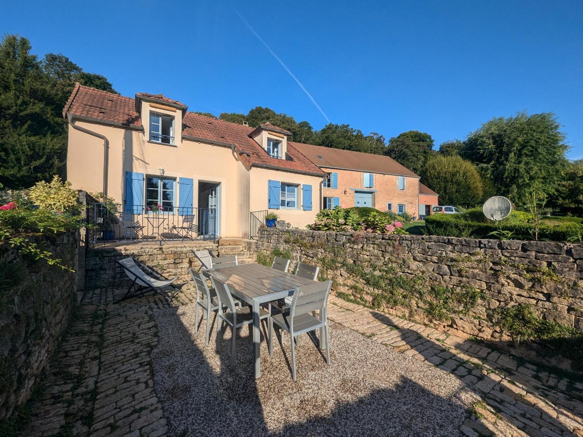 Maison Charmante A Langres Avec Wi-Fi Et Parking - Fr-1-611-43 Екстер'єр фото